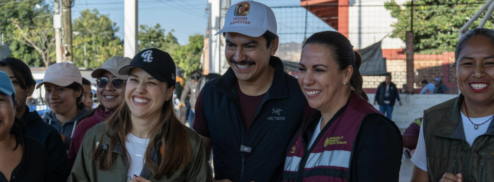 Encabeza Ray Chagoya jornada de tequios vecinales en la agencia Donají para revitalizar espacios públicos